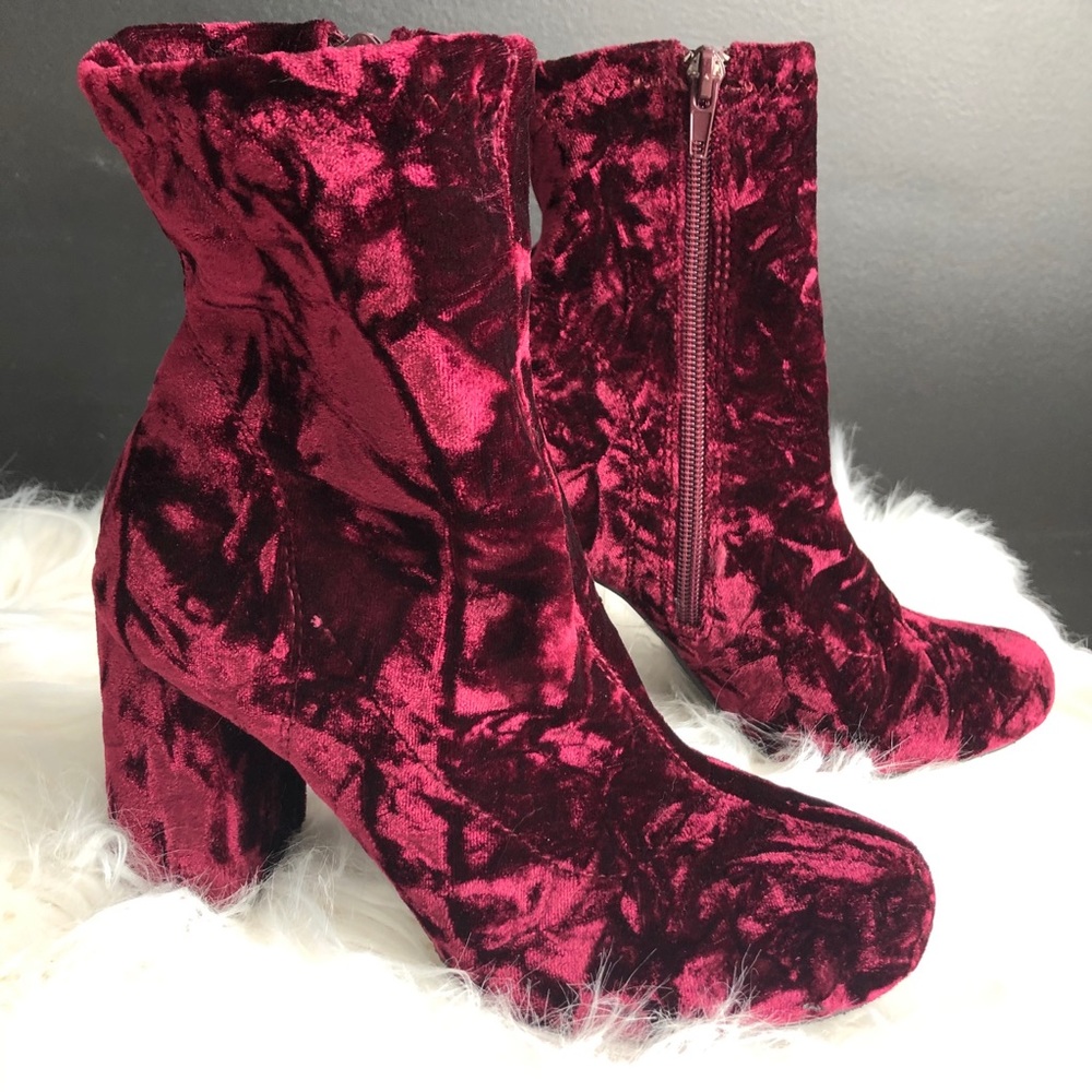 NEW - Mia Vickie Crushed Velvet Red/Plum Booties